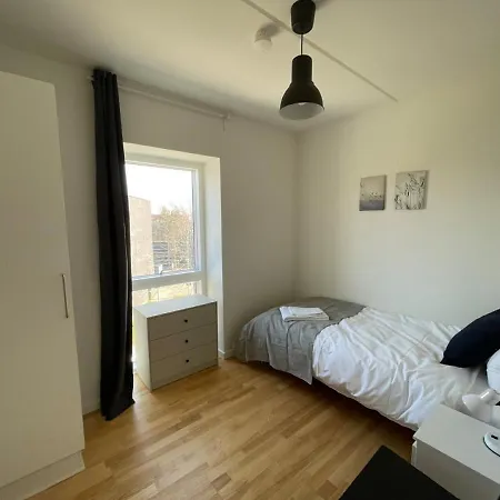 Three Bedroom In Odense, Duftrankevej 254 Apartamento Odense